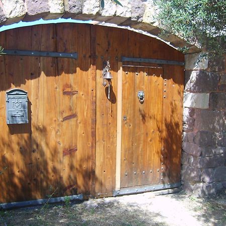 Domus Antiga Appartamenti San Giovanni Suèrgiu Exterior foto