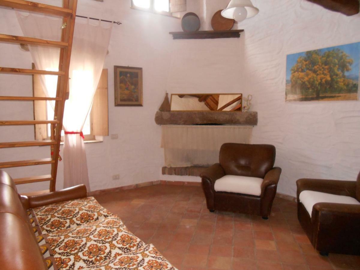 Domus Antiga Appartamenti San Giovanni Suèrgiu Exterior foto